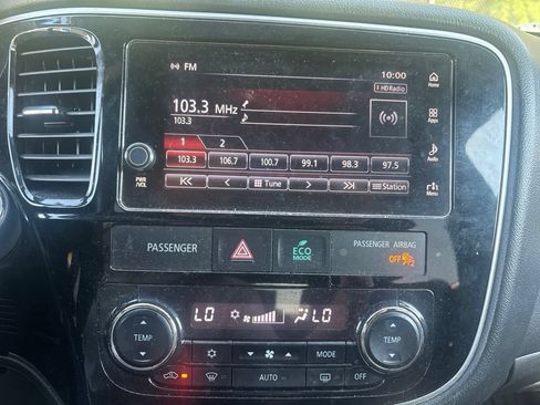 Used 2018 Mitsubishi Outlander LE FWD image 19