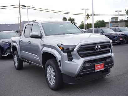 New 2025 Toyota Tacoma SR5