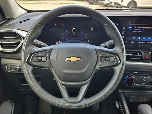 Used 2025 Chevrolet TrailBlazer LT AWD/4WD image 22