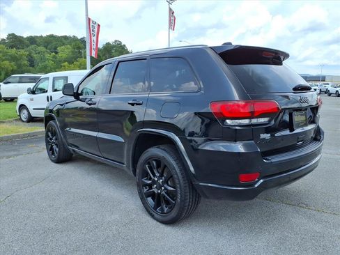 Used 2021 Jeep Grand Cherokee Laredo X AWD/4WD image 7