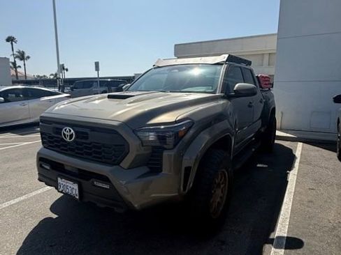 Used 2024 Toyota Tacoma TRD Sport AWD/4WD image 10
