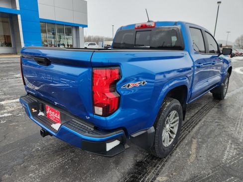 Used 2023 Chevrolet Colorado LT w/ LT Convenience Package II AWD/4WD image 5