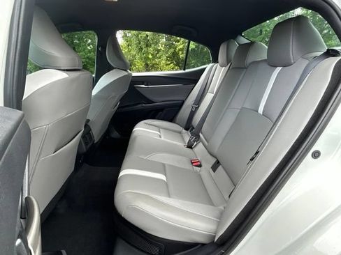Used 2025 Toyota Camry SE AWD/4WD image 36