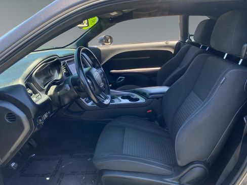 Used 2019 Dodge Challenger SXT w/ Blacktop Package RWD image 9