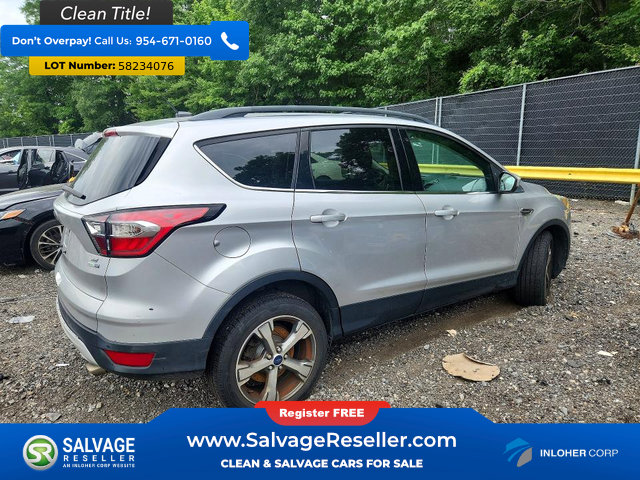 Used 2017 Ford Escape SE w/ Equipment Group 201A AWD/4WD image 4