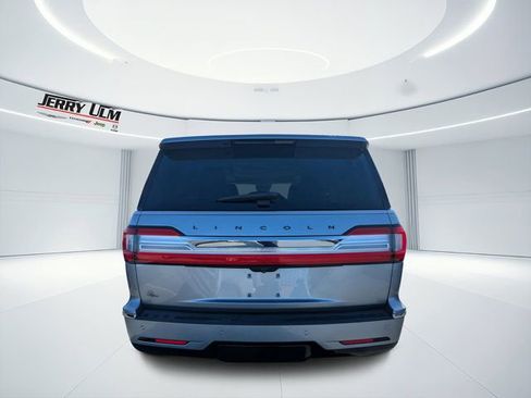 Used 2021 Lincoln Navigator Black Label w/ Cargo Convenience Package image 4