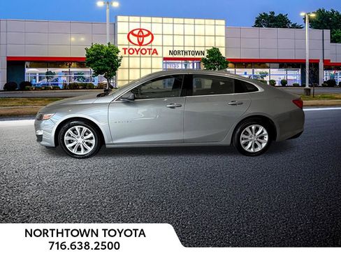 Used 2024 Chevrolet Malibu LT image 2