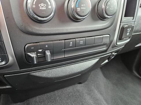 Used 2023 RAM 1500 Classic SLT AWD/4WD image 31