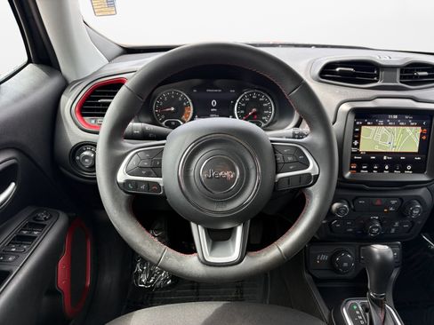 Used 2023 Jeep Renegade Latitude AWD/4WD image 14