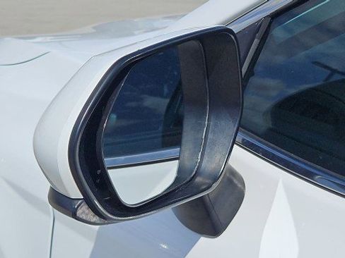 Used 2020 Toyota Camry SE FWD image 18