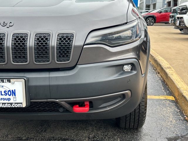 Used 2019 Jeep Cherokee Trailhawk AWD/4WD image 3