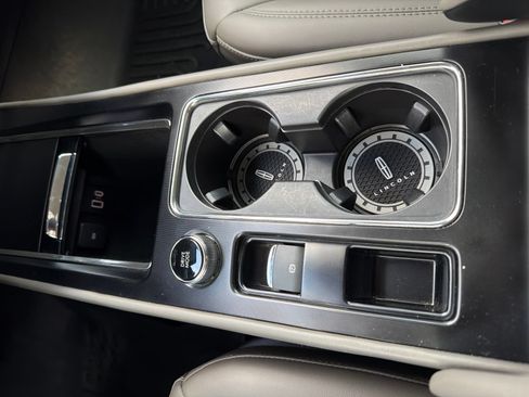 Used 2025 Lincoln Corsair FWD image 30