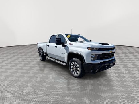 Used 2026 Chevrolet Silverado 2500 Custom w/ Custom Value Package AWD/4WD image 2