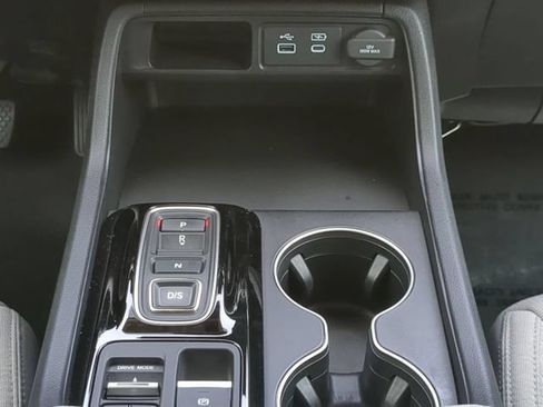 Used 2023 Honda Pilot LX image 18