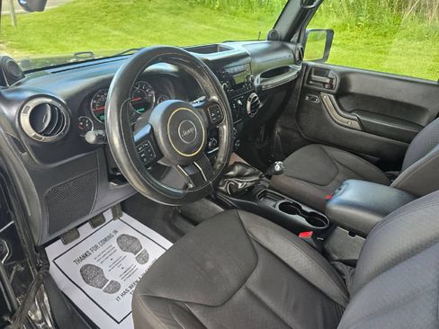 Used 2013 Jeep Wrangler Sport AWD/4WD image 12
