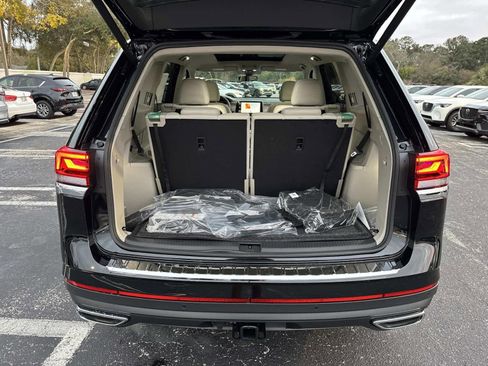 New 2026 Volkswagen Atlas SE FWD image 11