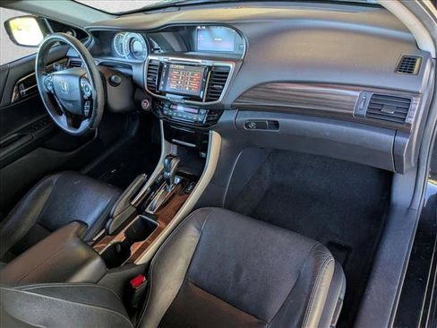 Used 2016 Honda Accord Touring image 22