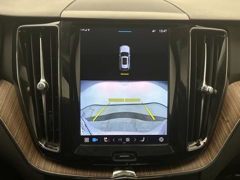 Used 2023 Volvo XC60 B5 Plus w/ Climate Package image 16