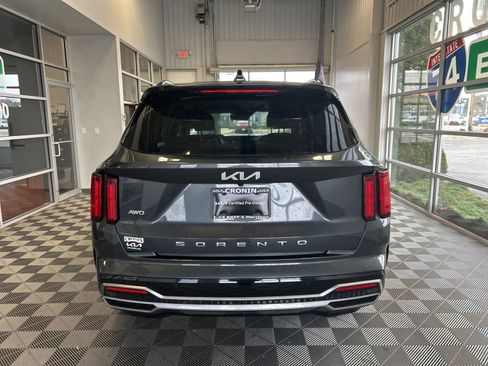 Used 2022 Kia Sorento SX image 5
