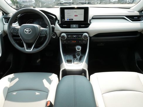 Used 2025 Toyota RAV4 XLE Premium w/ Weather Package AWD/4WD image 10