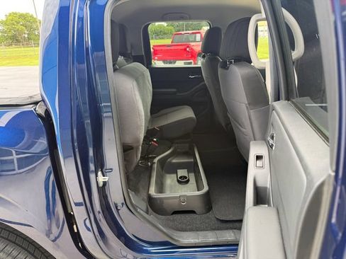 Used 2023 Nissan Frontier SV w/ Tow Package AWD/4WD image 16