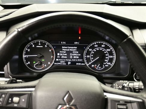 Used 2024 Mitsubishi Outlander SE image 7