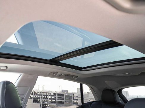 Used 2022 Audi Q8 Premium Plus image 36