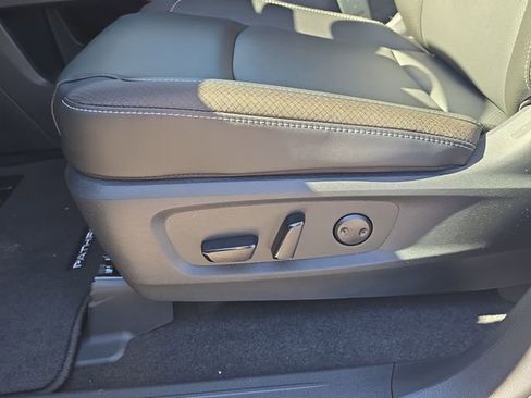 New 2026 Nissan Pathfinder SL image 21