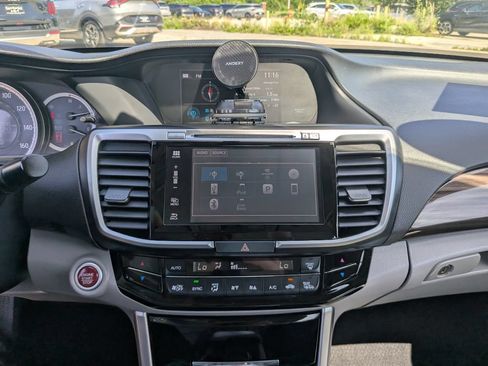 Used 2016 Honda Accord EX-L image 23
