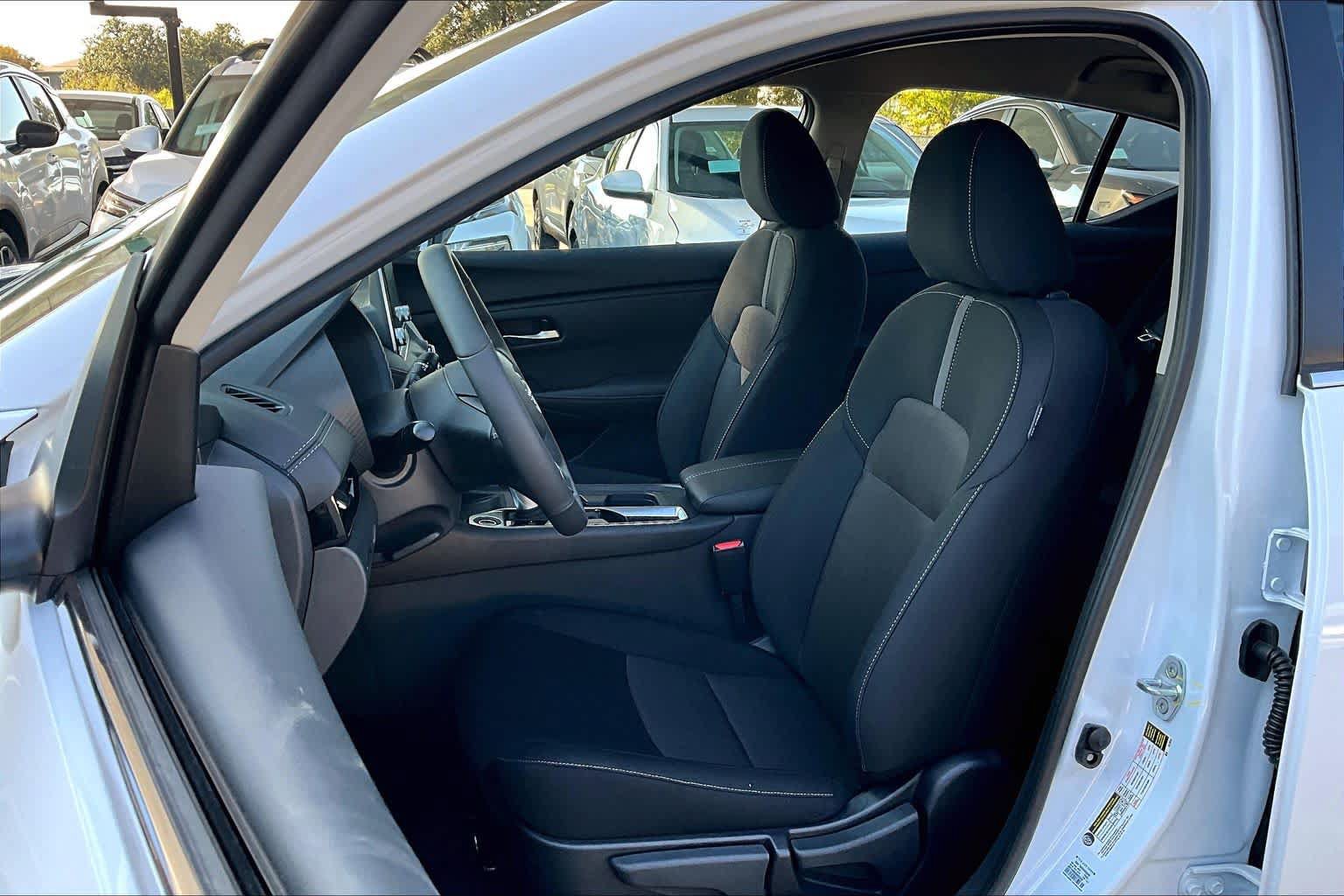 Used 2025 Nissan Sentra SV w/ All-Weather Package FWD image 15