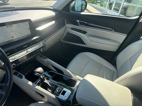 Certified 2023 Kia Telluride S w/ S Sunroof Package AWD/4WD image 26