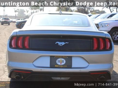 Used 2023 Ford Mustang Premium image 4