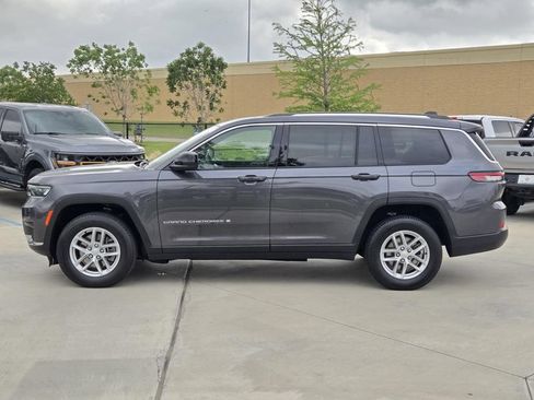Used 2023 Jeep Grand Cherokee L Laredo RWD image 3