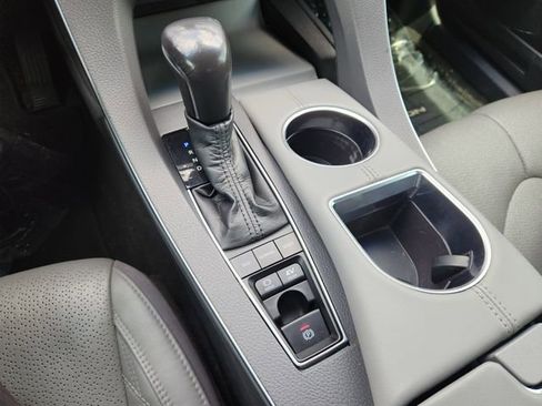 Used 2021 Toyota Avalon Limited w/ Advanced Safety Package FWD image 19