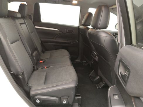 Used 2019 Toyota Highlander Plus image 19