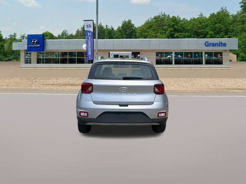New 2026 Hyundai Venue SEL FWD image 7