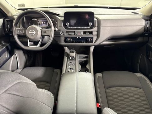 Used 2024 Nissan Pathfinder S AWD/4WD image 18