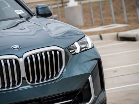 New 2026 BMW X5 sDrive40i w/ Climate Comfort Package image 7