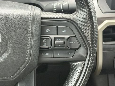 Used 2025 Toyota Tacoma TRD Sport AWD/4WD image 15