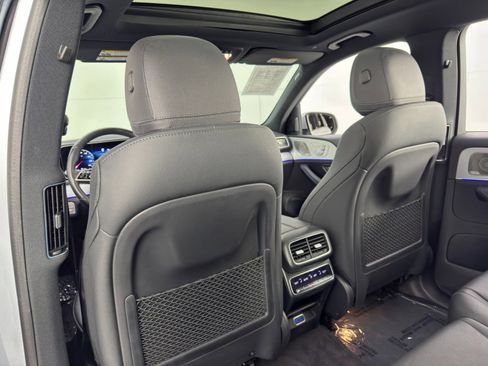 Used 2024 Mercedes-Benz GLS 450 4MATIC image 47