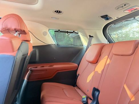 Used 2023 Kia Carnival SX Prestige FWD image 20