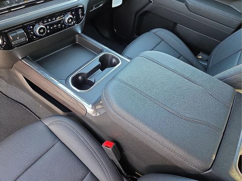 Used 2025 GMC Sierra 2500 SLT w/ SLT Convenience Package image 25