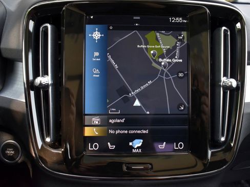 Used 2022 Volvo XC40 T5 Momentum w/ Premium Package image 19