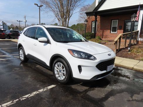 Used 2021 Ford Escape SE image 11