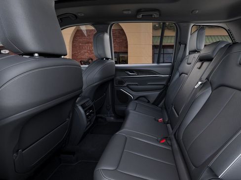 New 2026 Jeep Grand Cherokee Limited image 24