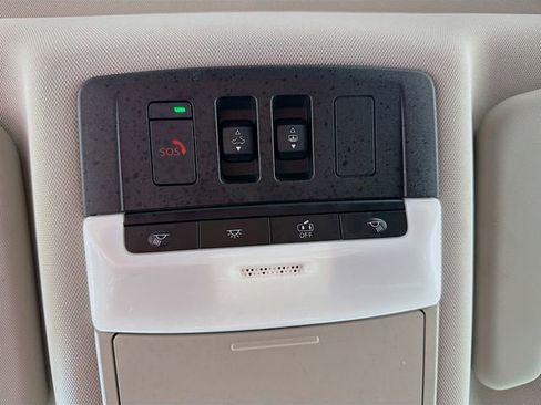 Certified 2021 Nissan Rogue SV w/ Premium Package image 18