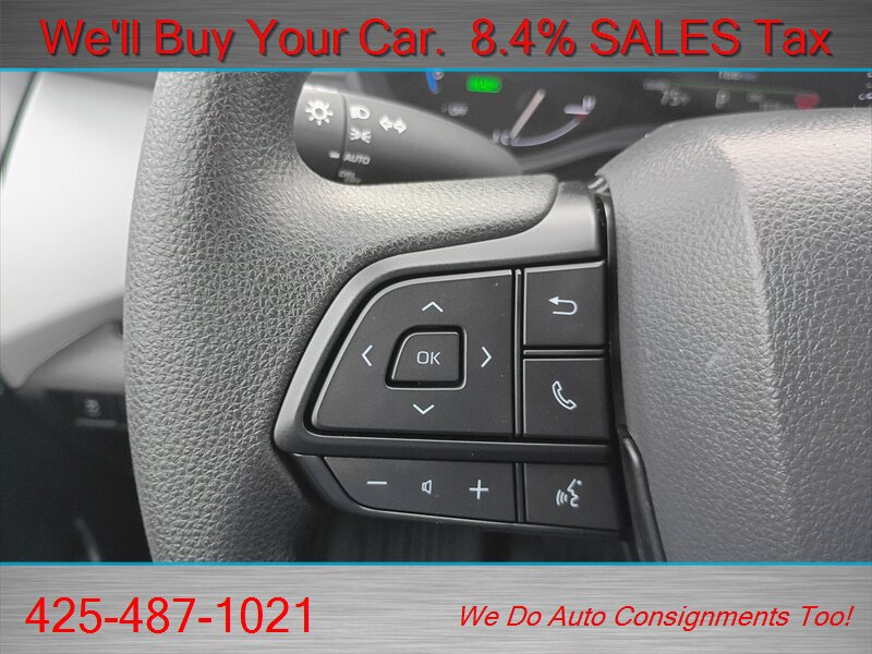 Used 2025 Toyota Sienna LE FWD image 25