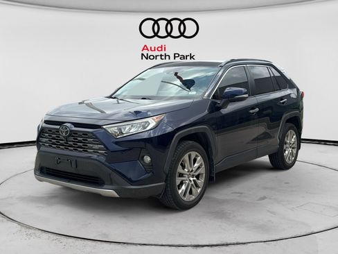 Used 2019 Toyota RAV4 Limited w/ Advanced Technology Package FWD image 3