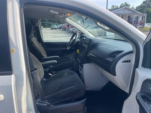 Used 2012 Dodge Grand Caravan SE FWD image 11