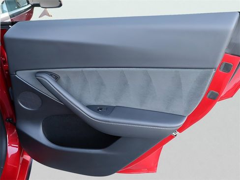 Used 2023 Tesla Model Y Long Range image 14